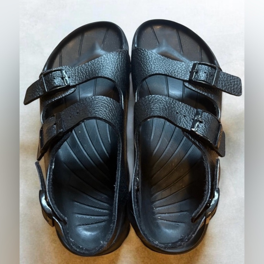 NWOT  Birkenstocks Strappy Flat Sandals with Buckles and Back Straps
